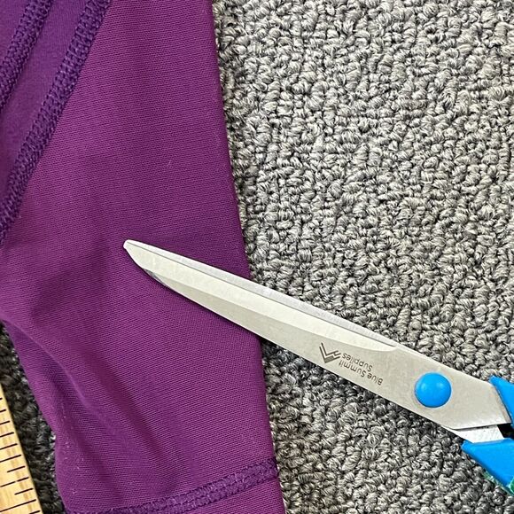 Victorias Secret Sport Knockout Capri Leggings Mesh Pockets Berry Size XS - Picture 11 of 14